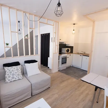 Le Blason Logement Avec Parking Prive & Wifi Apartment