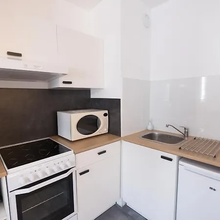 Le Blason Logement Avec Parking Prive & Wifi Apartment