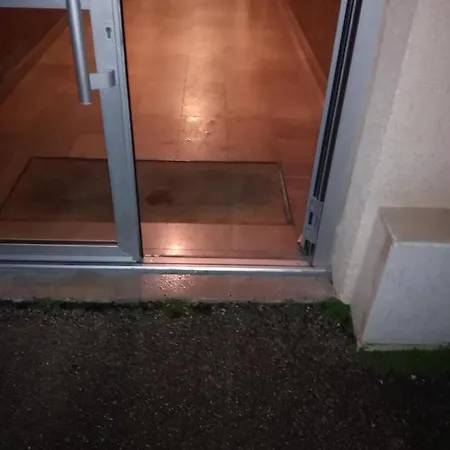 Le Blason Logement Avec Parking Prive & Wifi Apartment